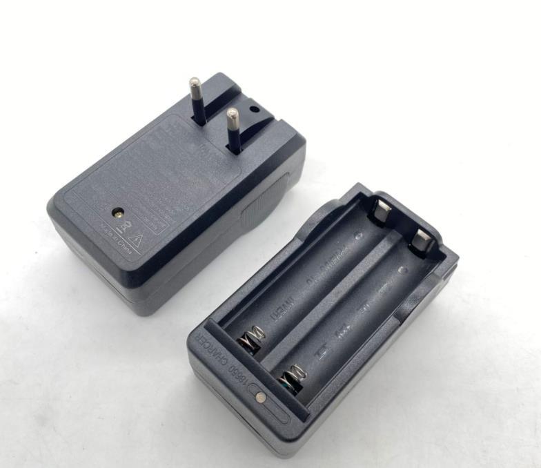 18650充电器厂家双充双槽锂电池智能充电器手电筒37v42v充电器