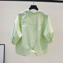 设计感背后开叉短款衬衣女果绿色宽松衬衫2023夏小清新中袖上衣