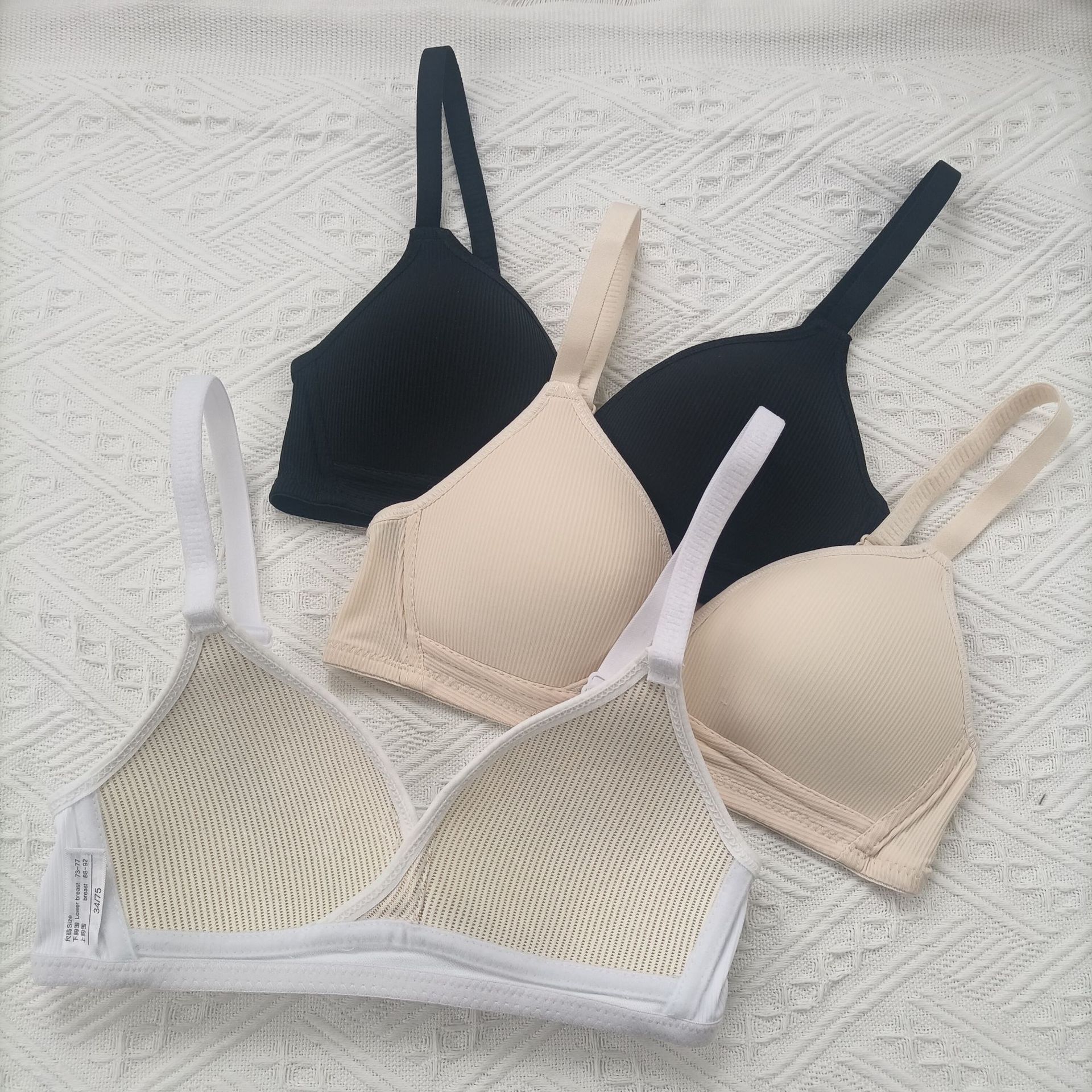 2021新品小清新甜美内衣少女女学生高中生裹胸防走光聚拢文胸罩