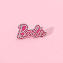 芭比胸针粉色Barbie芭比娃娃英文字母金属徽章合金滴油珐琅饰品