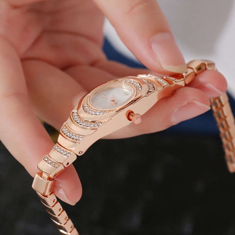 Exquisite Women's Bracelet Watch Snake-Shaped Small Dial Watch Women's Diamond Bracelet Watch Women's Wrist Watch Classic Style Watch