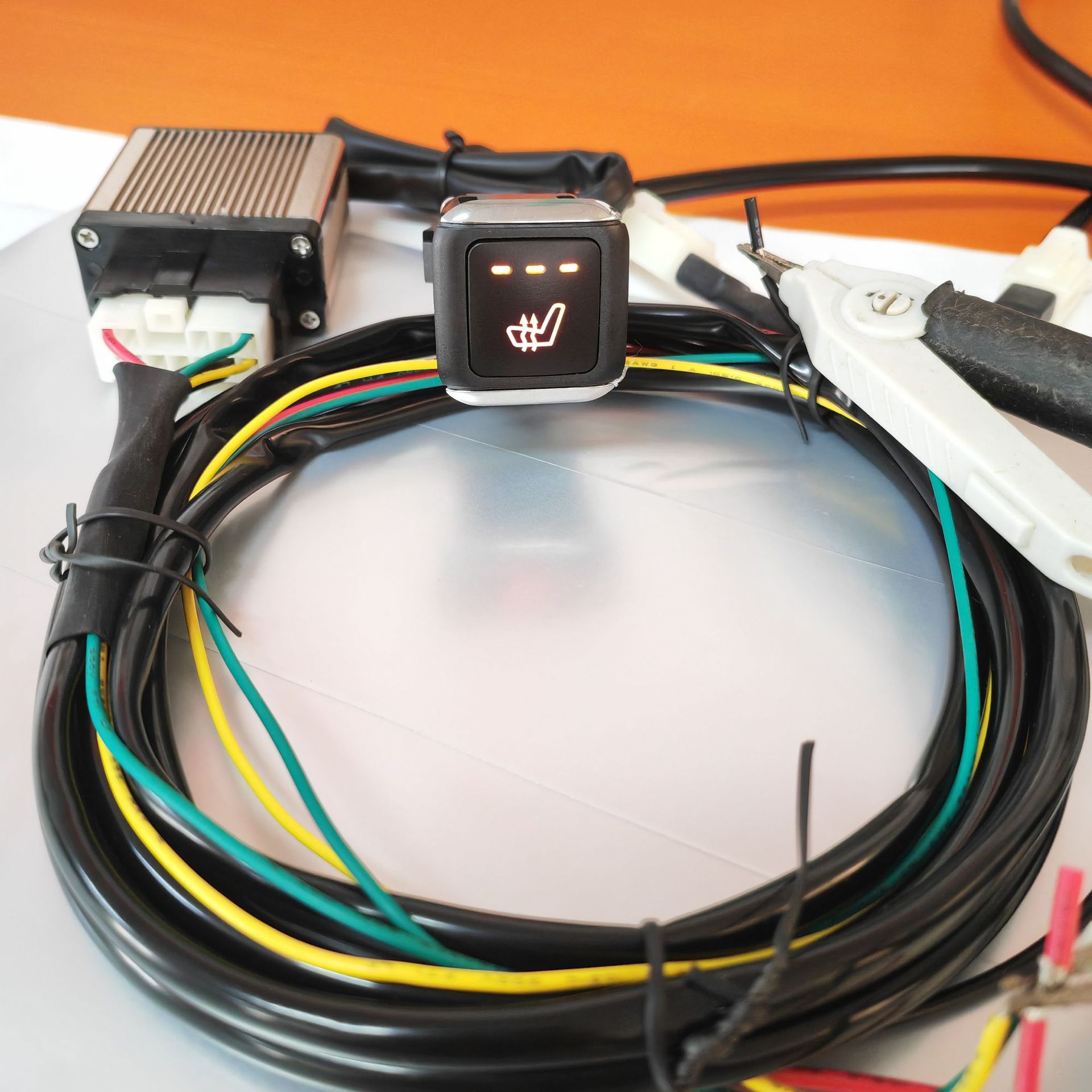 冬季汽车座椅加热改装系统 12v碳纤维发热内置电加热坐椅改装批发