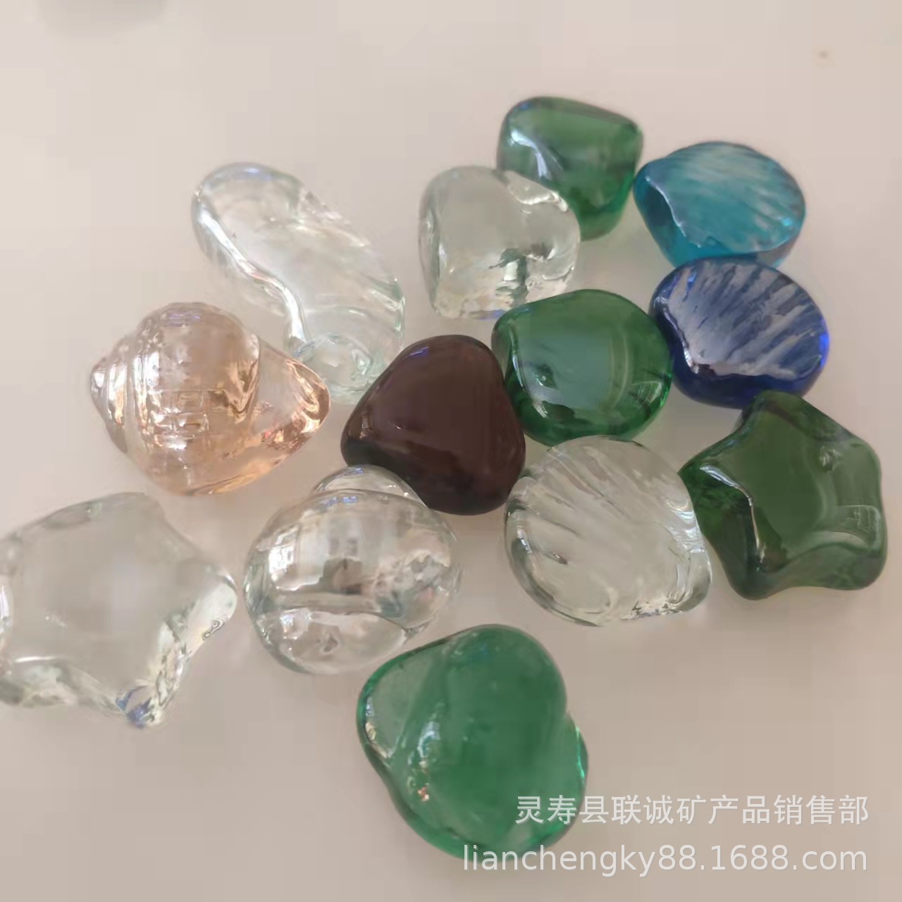 异形造型玻璃块玻璃珠 装饰品彩色玻璃珠 玻璃扁珠 园林园艺弹珠-阿里