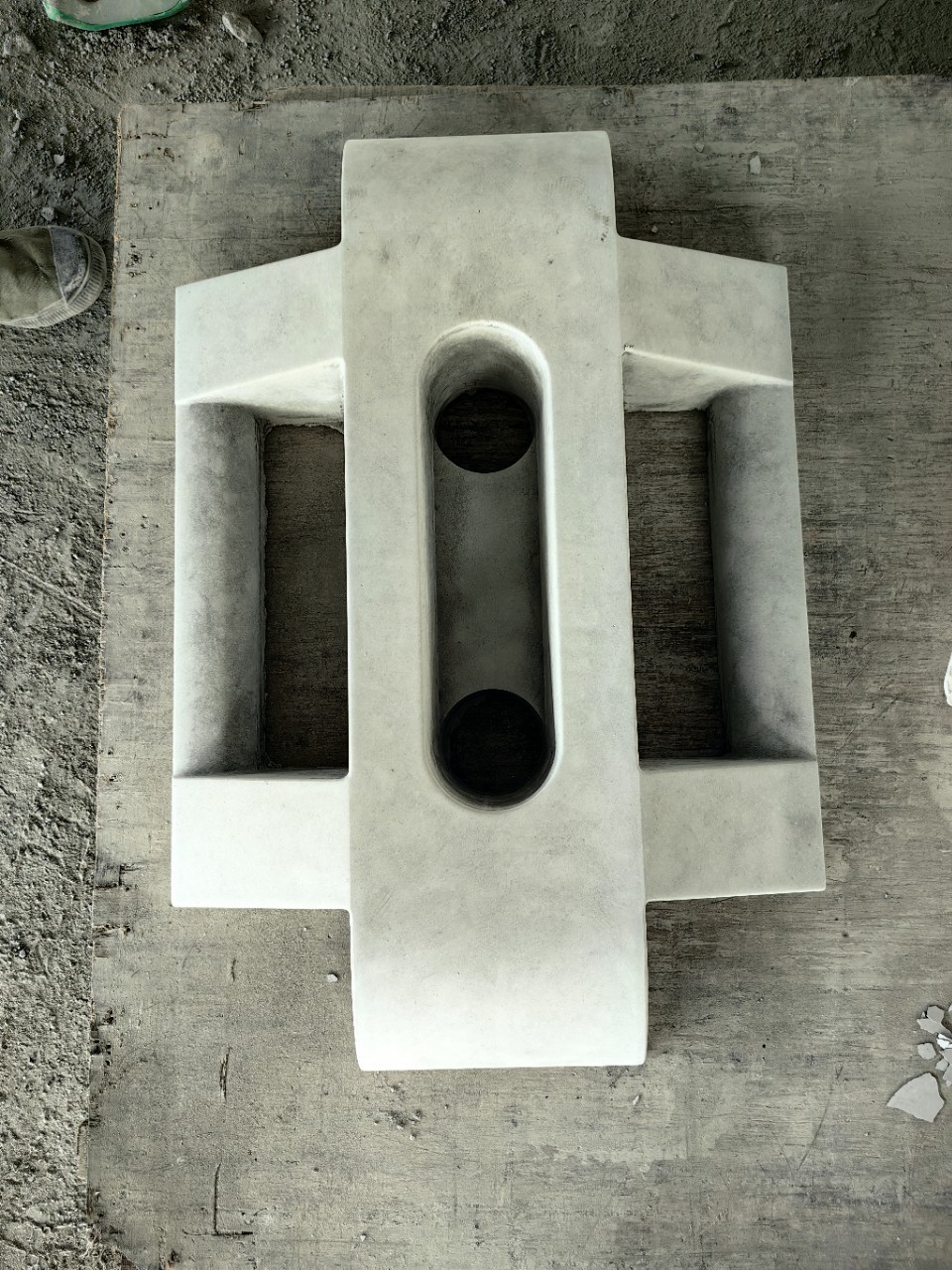 鼎丰预制混凝土钢筋排水沟水泥盖板雨水篦子路沿石光伏墩货到付款