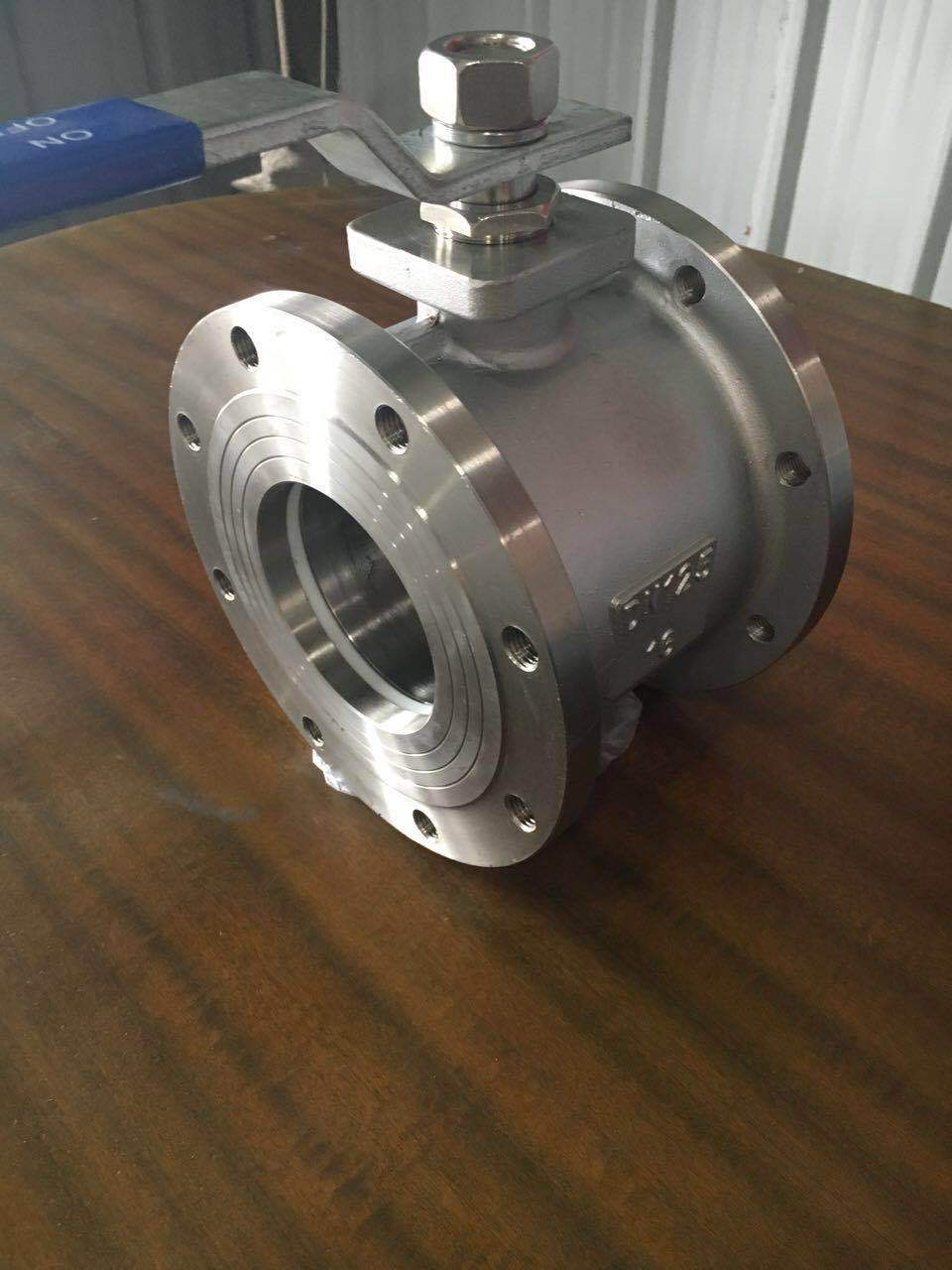 专厂家供应不锈钢气动球阀q671f16p对夹式超薄气动球阀