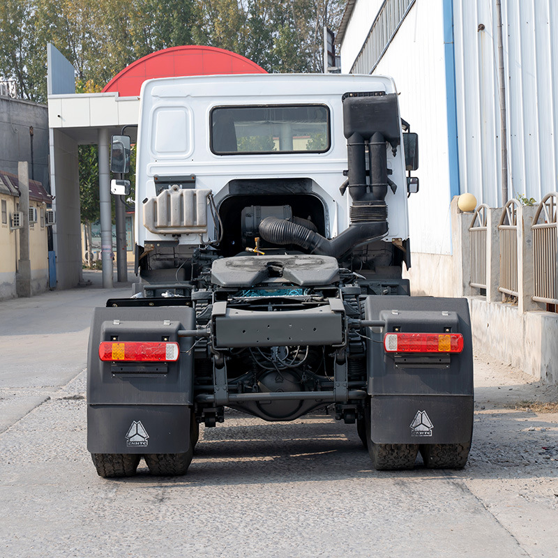 豪沃10轮牵引拖车头出口 双驱半挂重型卡车 371马力码头运输车头