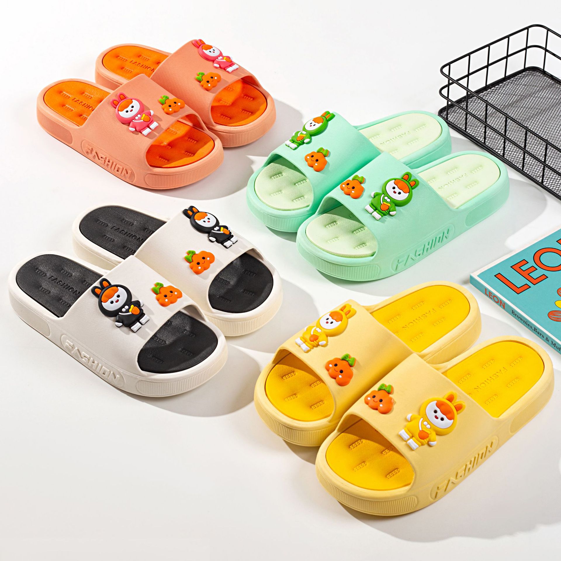 兴泉805 1夏季新款女士居家浴室防滑拖鞋可爱卡通女款拖鞋批发