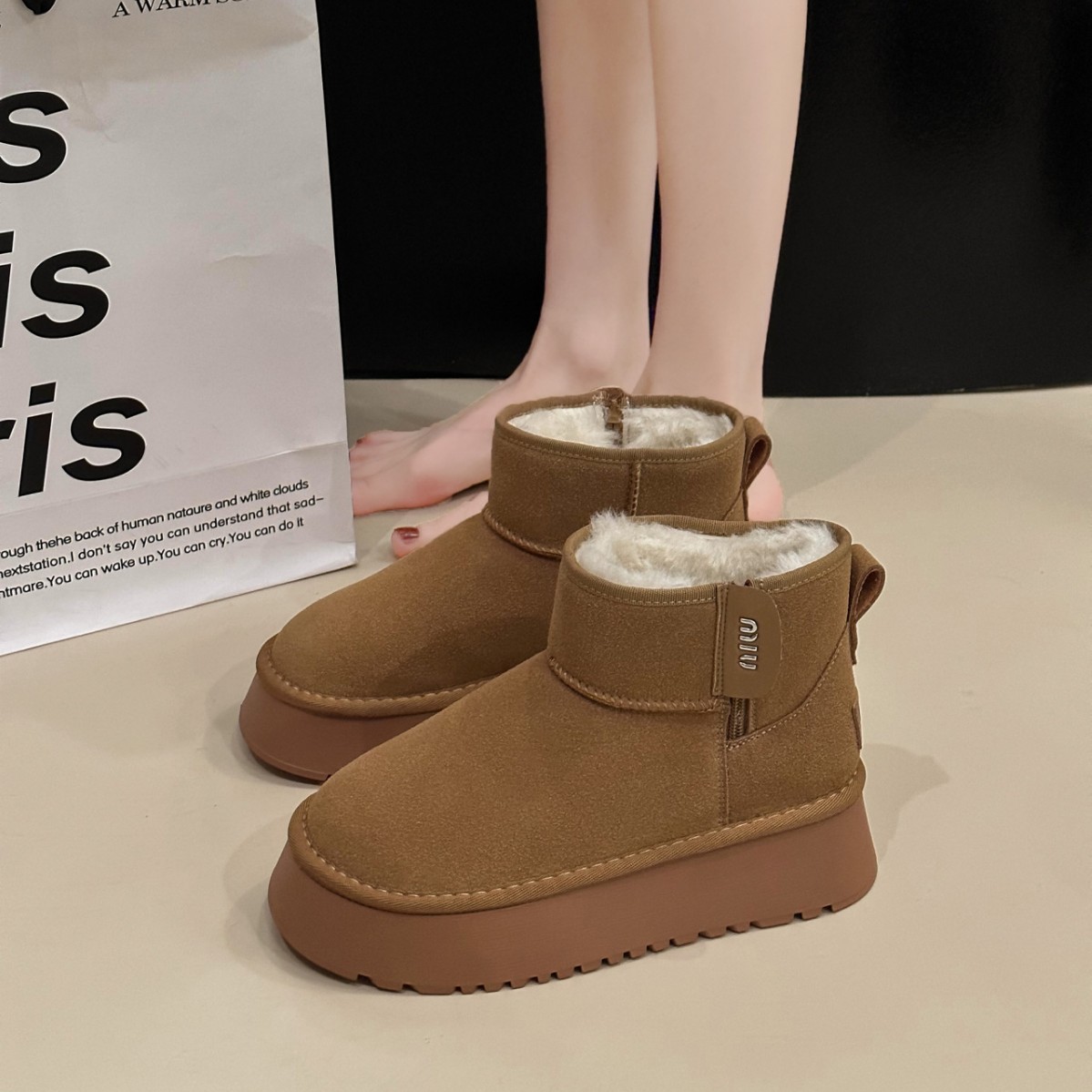 雪地靴女款2024年新款冬季加绒加厚防滑皮毛一体东北厚底雪地棉鞋