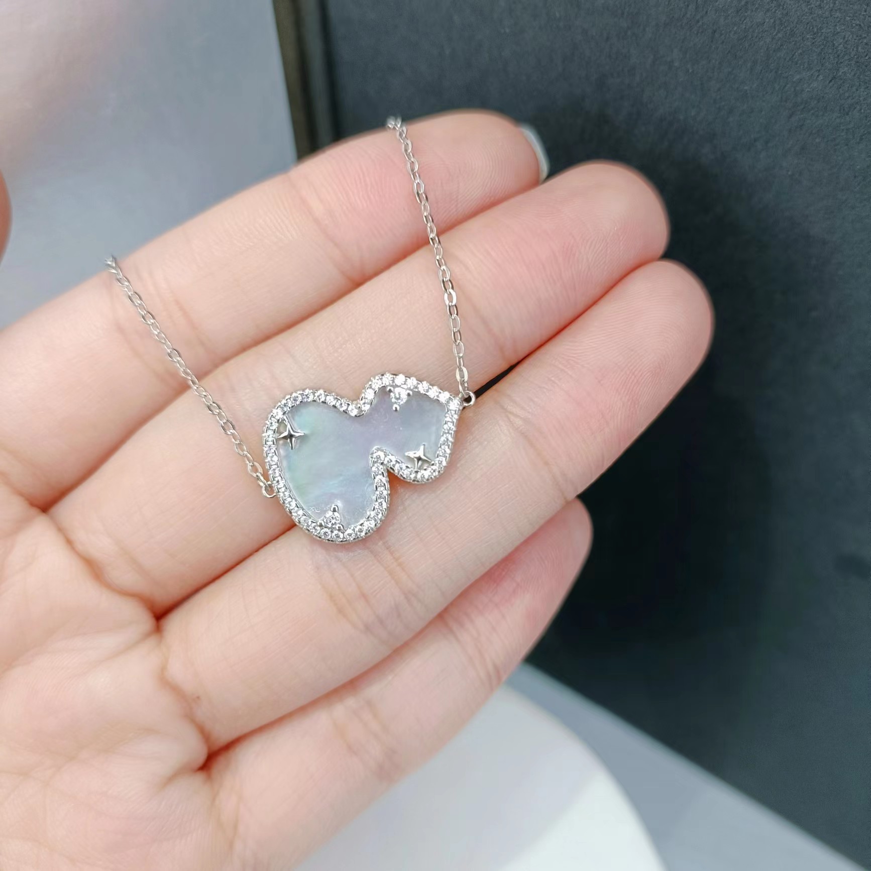 925纯银白贝母镶钻镀18k黄金白金色葫芦吊坠项链女生简约时尚配饰