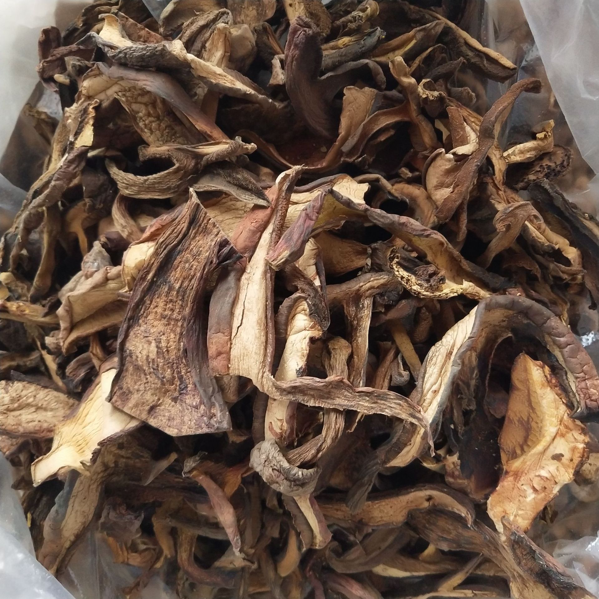 云南特产黑牛肝牛肝菌小黑桃酒店调汤黑牛肝菌干黑牛肝产地批发