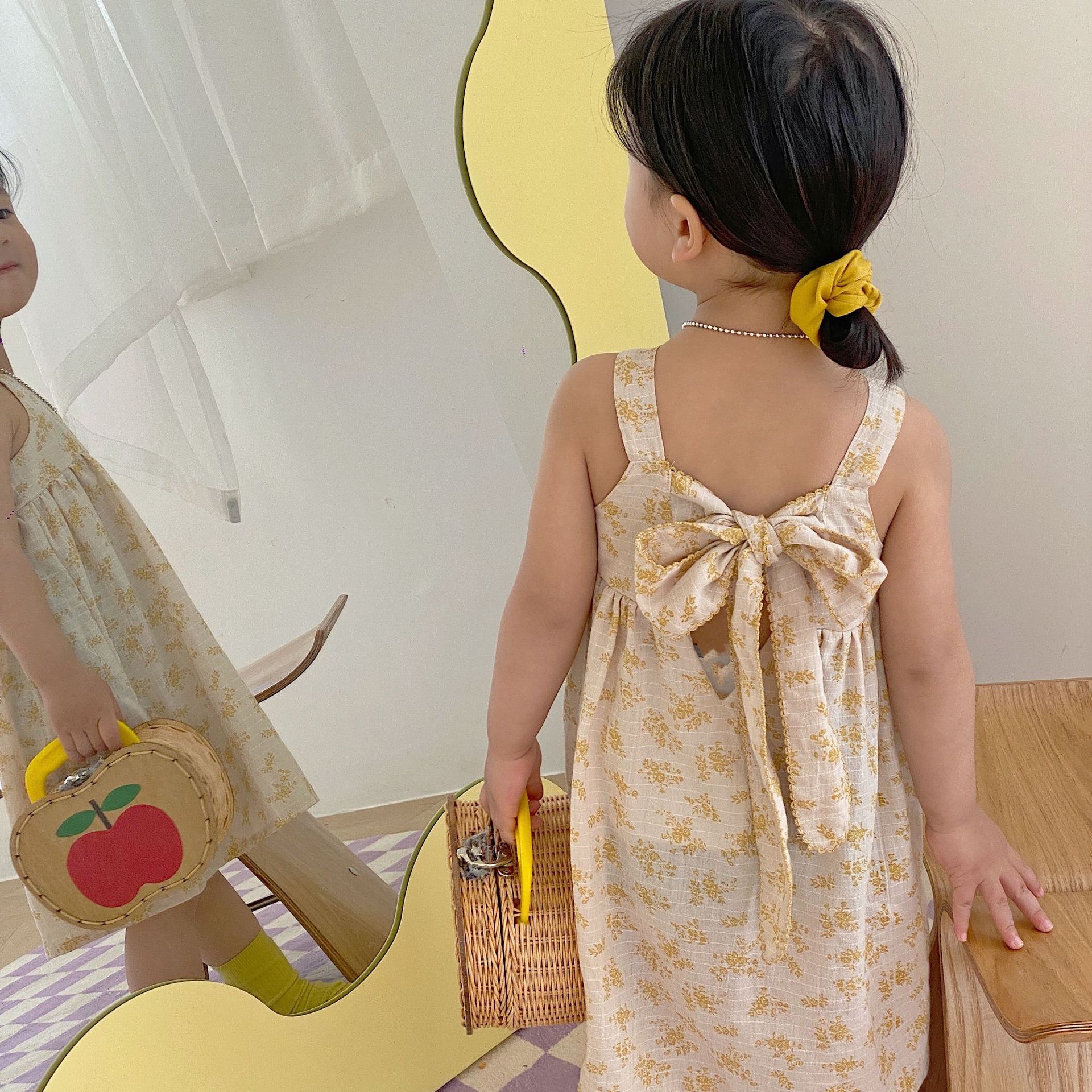 2022夏季童装新品韩版女童碎花吊带裙 洋气露背蝴蝶结系带裙子