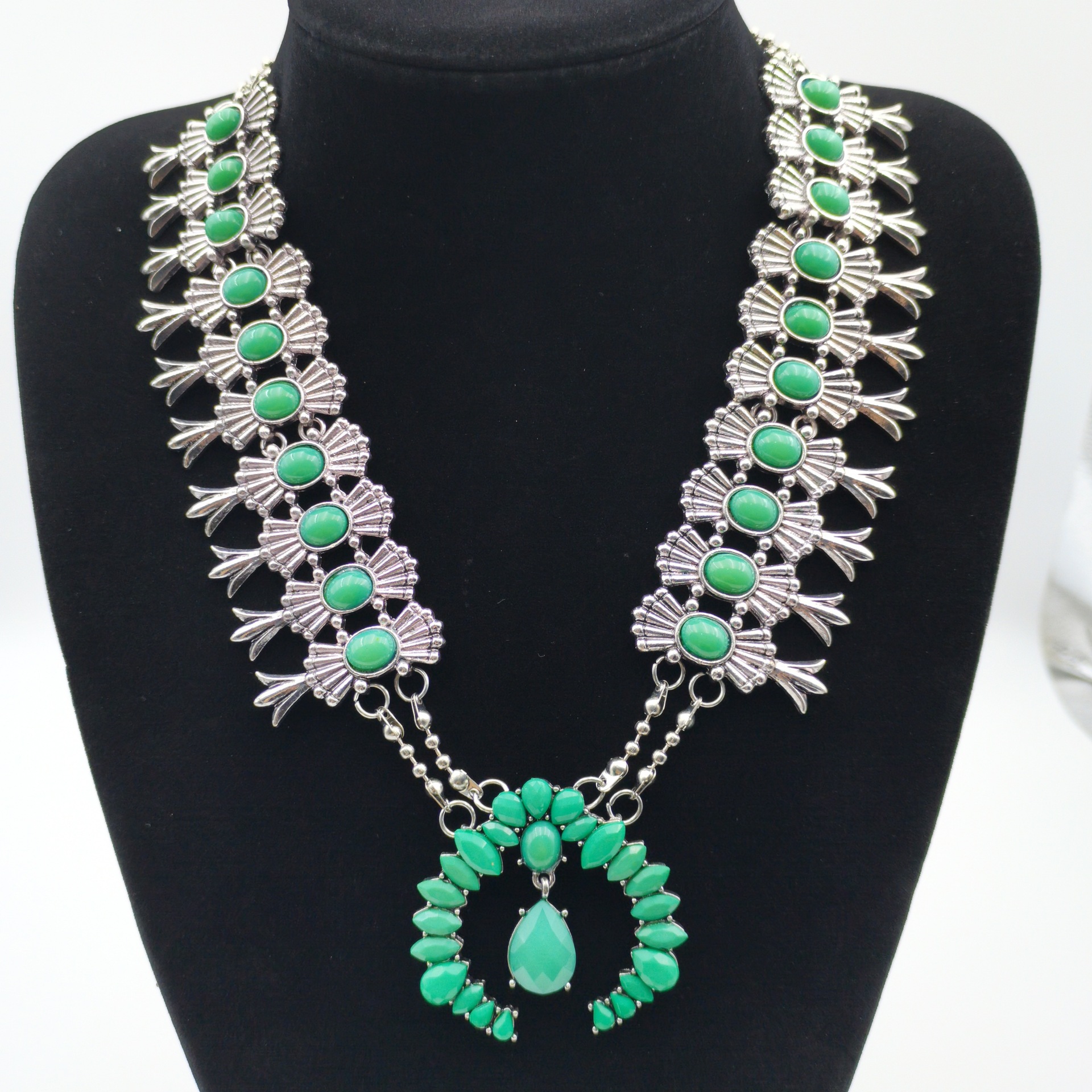 欧美时尚跨境夸张奢华镶绿松石项链宫廷风锁骨链气质水滴个性项链