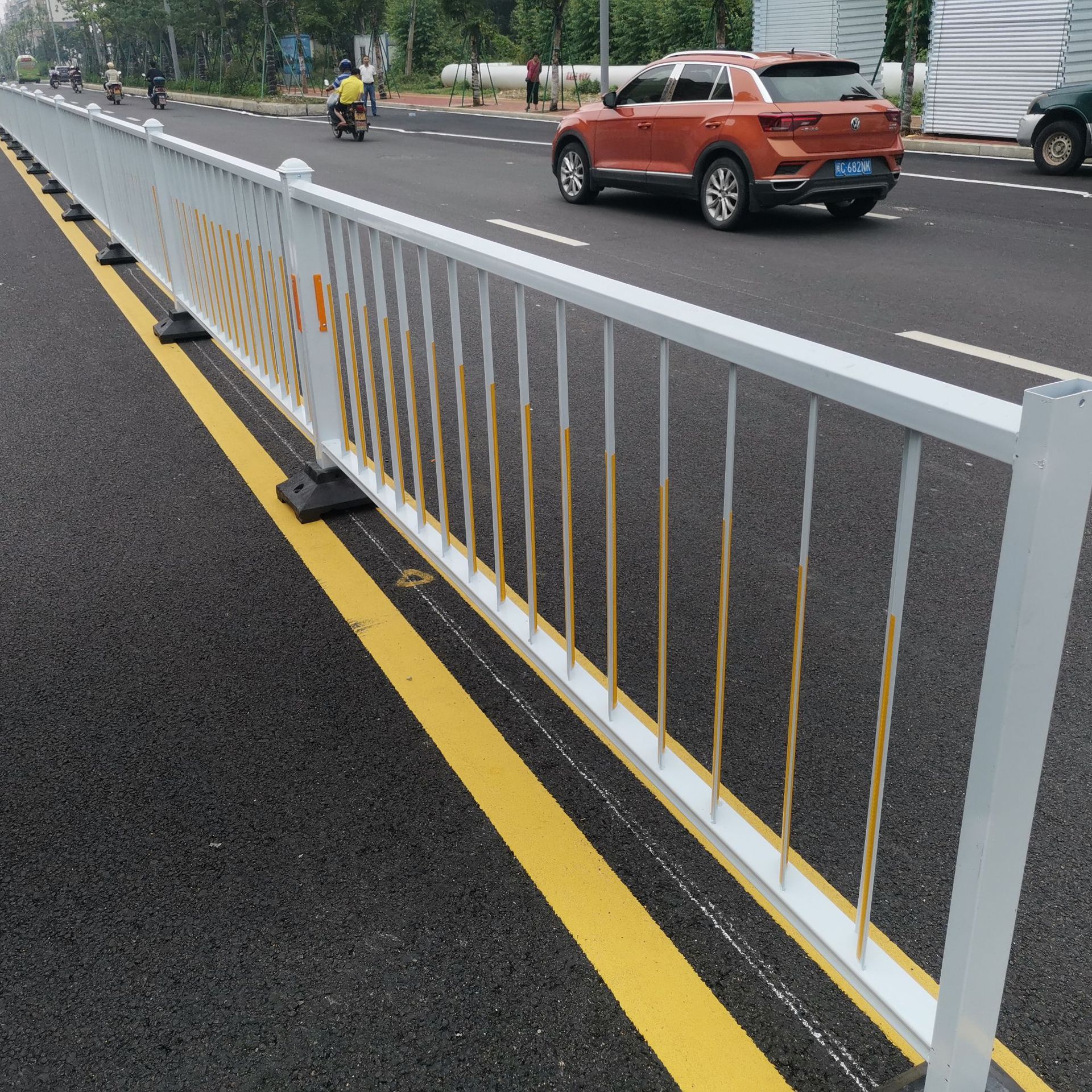 市政护栏隔离护栏锌钢市政城市马路中央隔离栏交通设备道路围栏-阿里