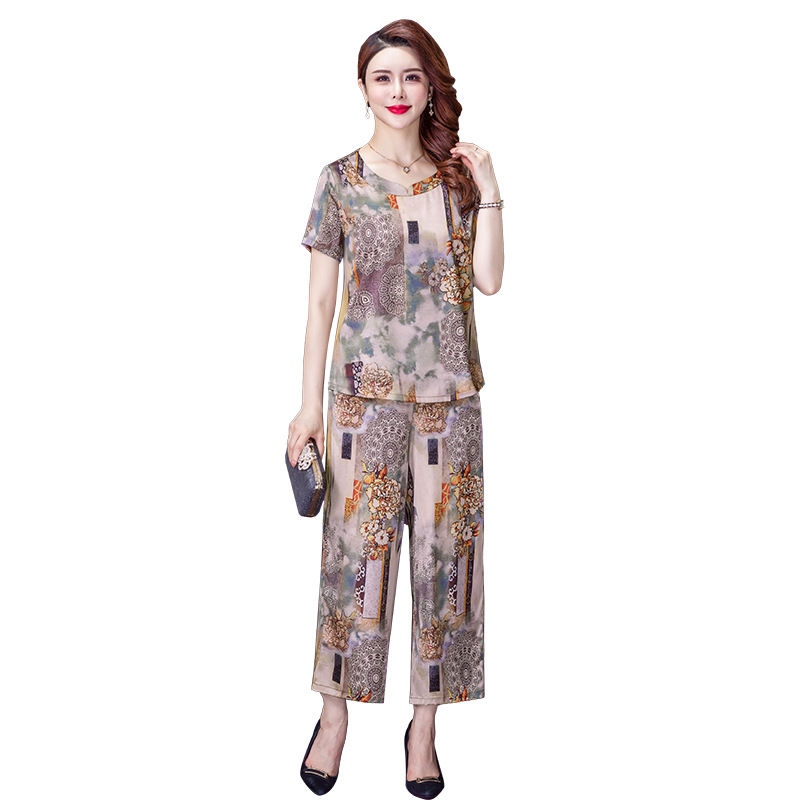 Real Shot Middle-Aged and Elderly Women's Clothing Summer Flower Color Casual Fashion Two-Piece Suit Mom Wear Cropped Pants Western Style Wide Lady Suit
