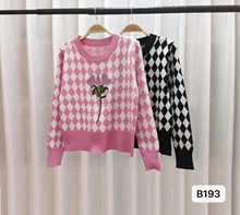 粉色菱格毛衣女小众设计感秋冬季2022新款韩系温柔外穿针织衫上衣