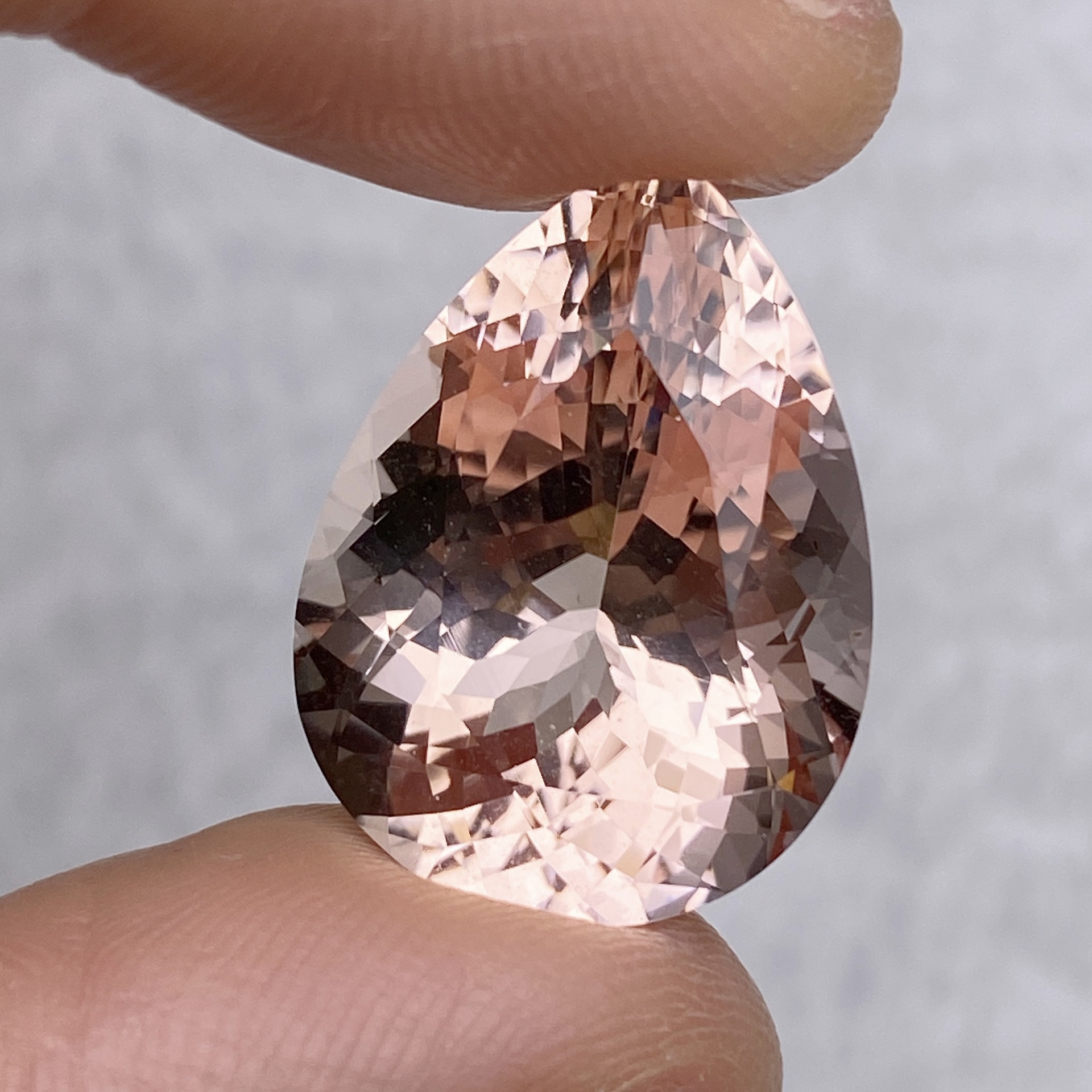 天然摩根石桃粉莲花色裸石水滴梨形全净22.