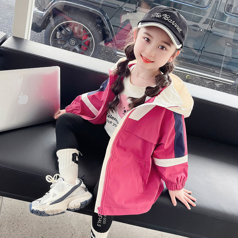 女童冲锋衣秋装2023新款儿童外套春秋款女宝宝上衣连帽洋气外衣
