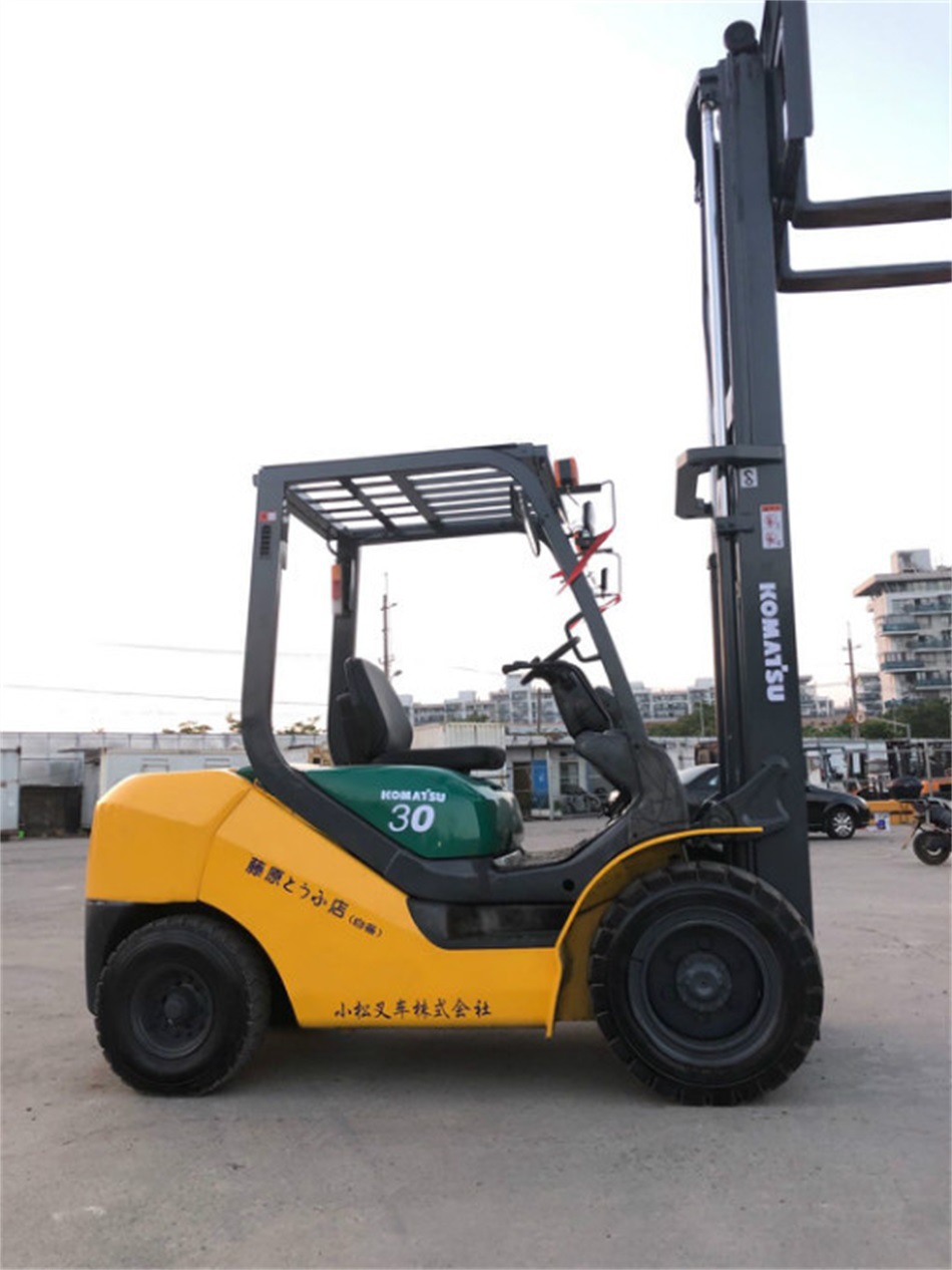 出售二手3吨小松叉车 komatsu fd30 forklift 小松叉车5吨 3吨