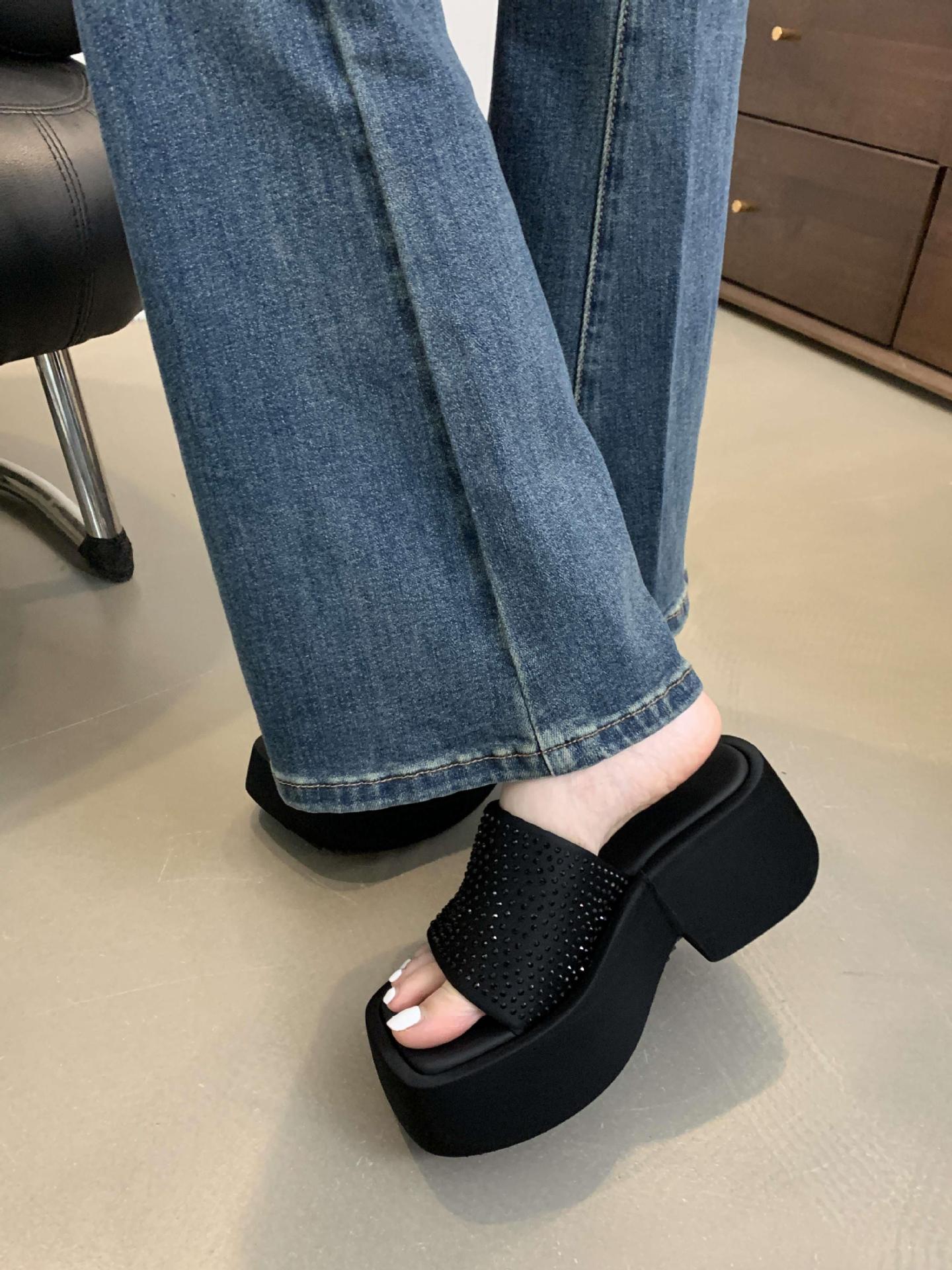 欧洲站小个子厚底增高凉拖女2024夏水钻松糕鞋女外穿度假一字拖潮