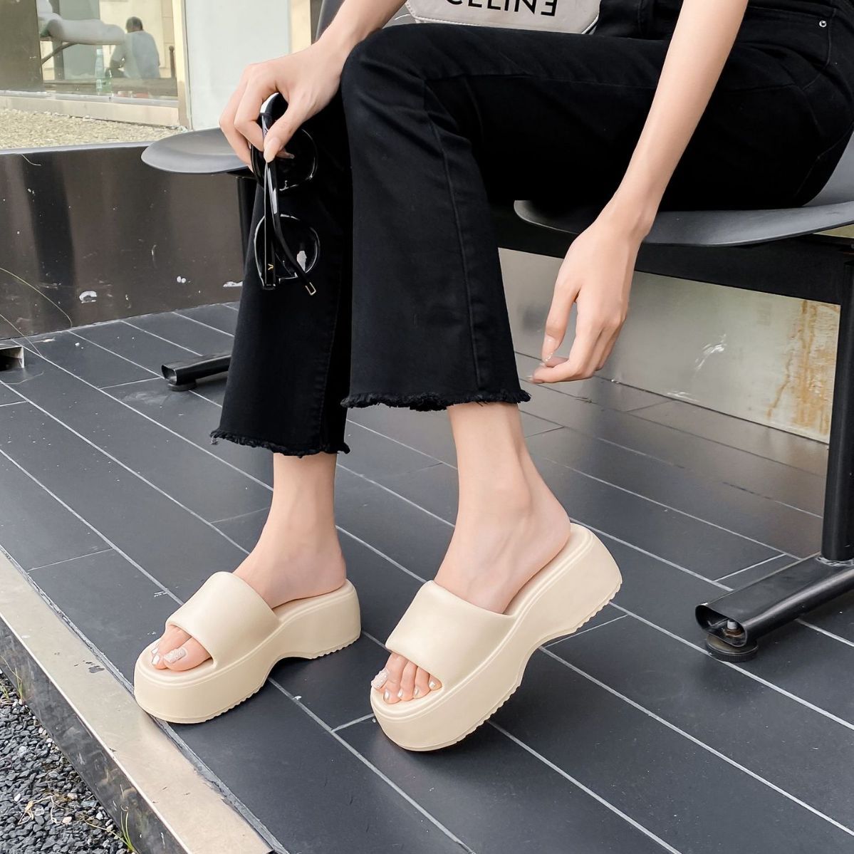 platform slippers women‘s european and american ins fashionable outdoor summer casual high-profile figure one-line eva sandals