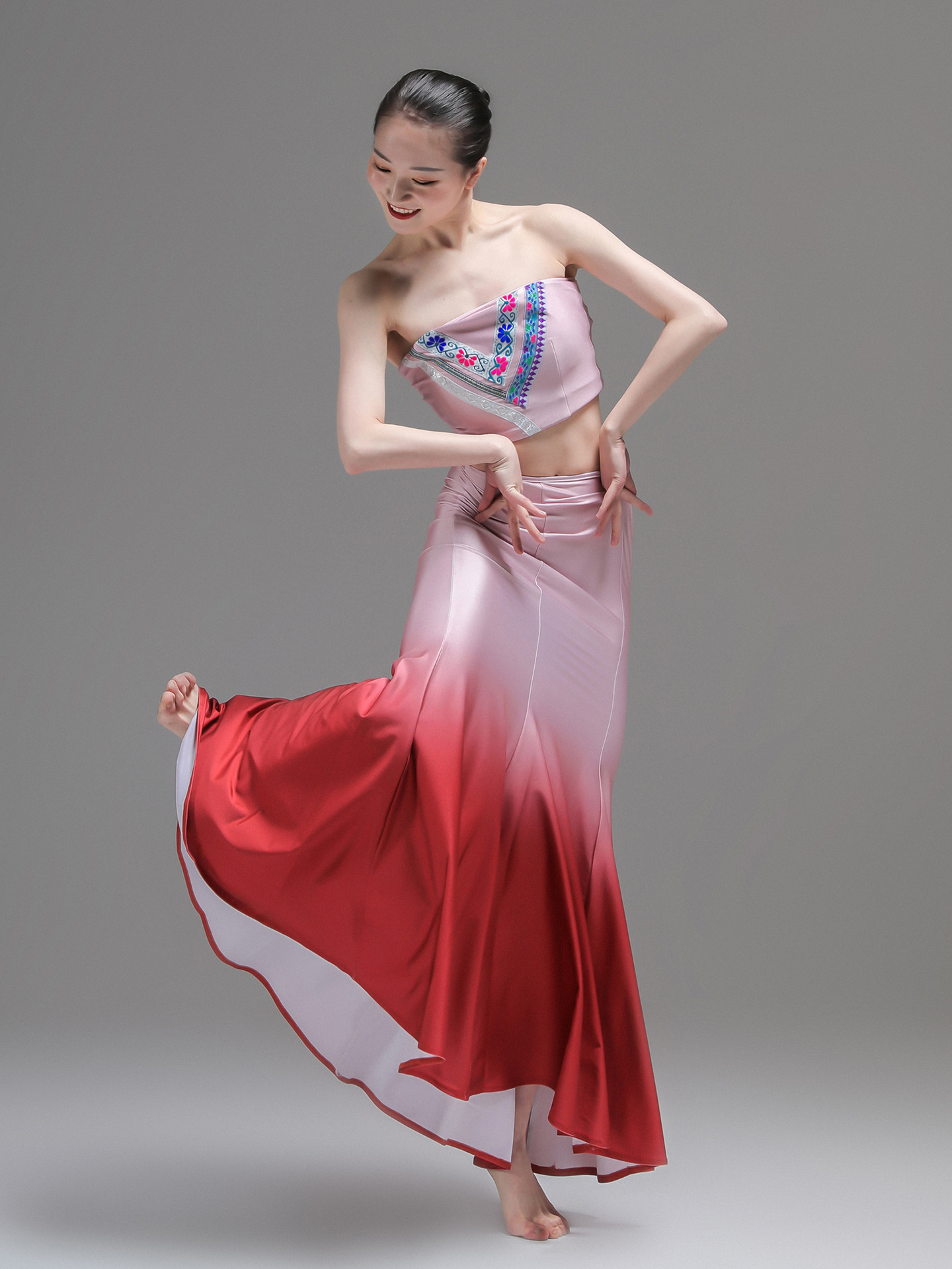 肚皮舞演出服舞蹈渐变印度肚皮舞比赛独舞表演鱼尾性感仙女演出服