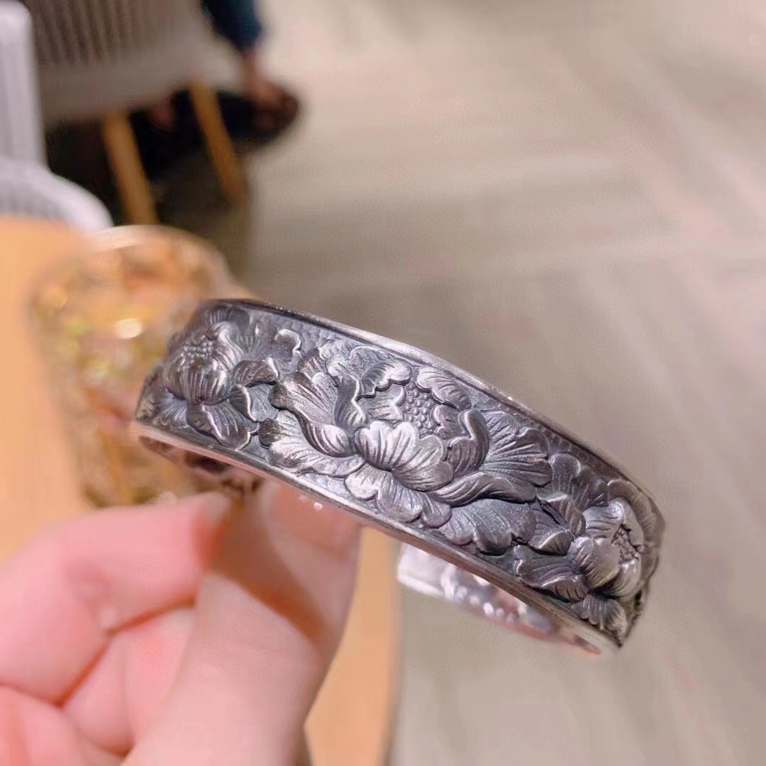 牡丹雕刻手镯