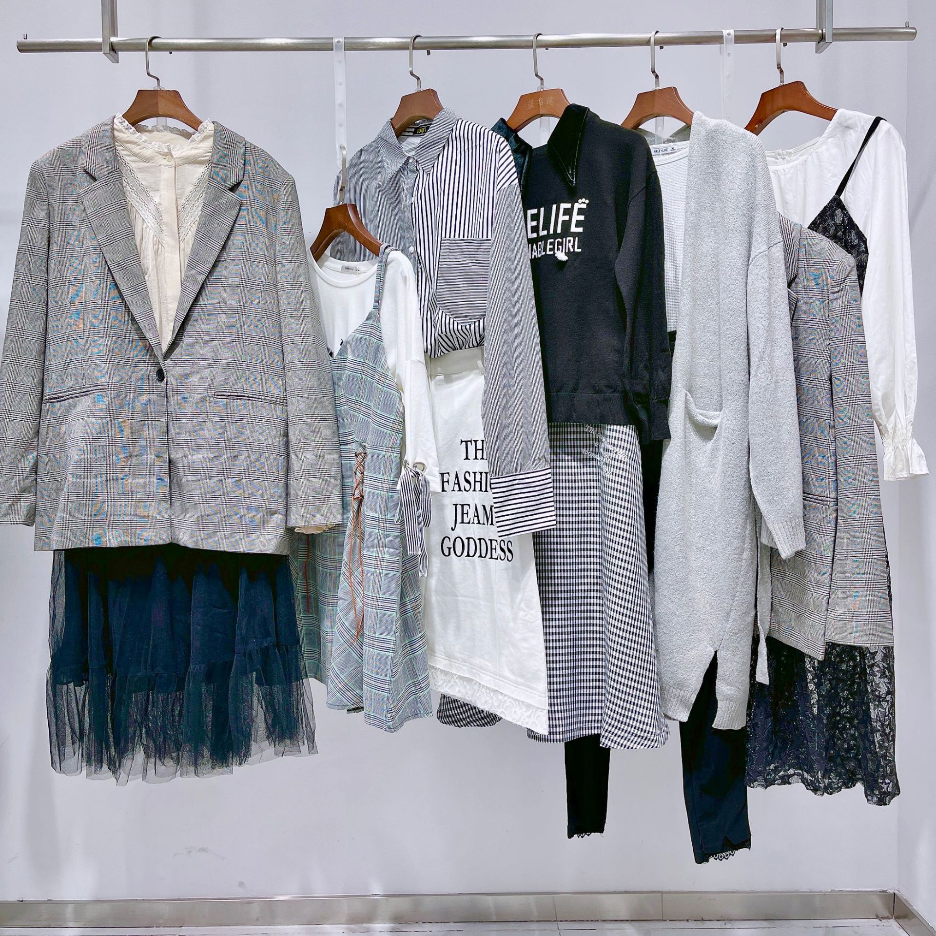 潮流前线大众时尚品牌女装2022秋季奥特莱斯专卖店清仓处理库存