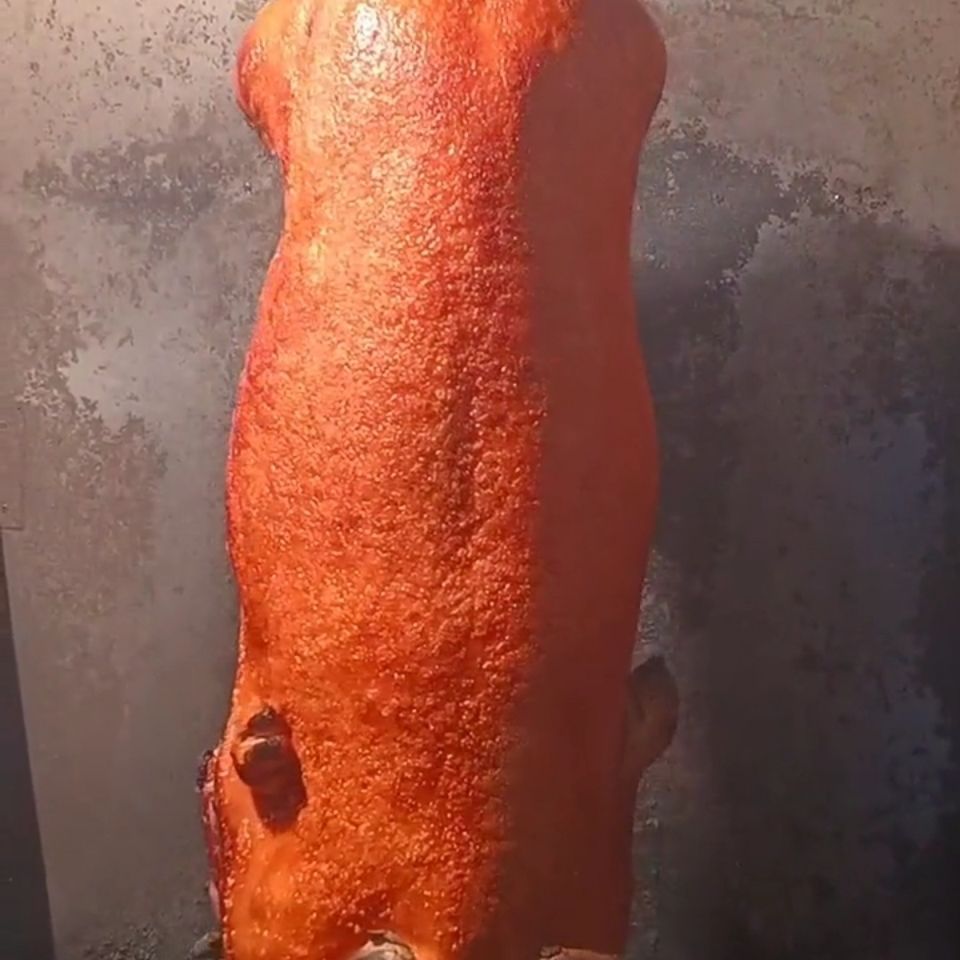 江威食品 广东脆皮烧猪肉澳门烧肉烧大猪烧乳猪熟烤猪食新鲜食材