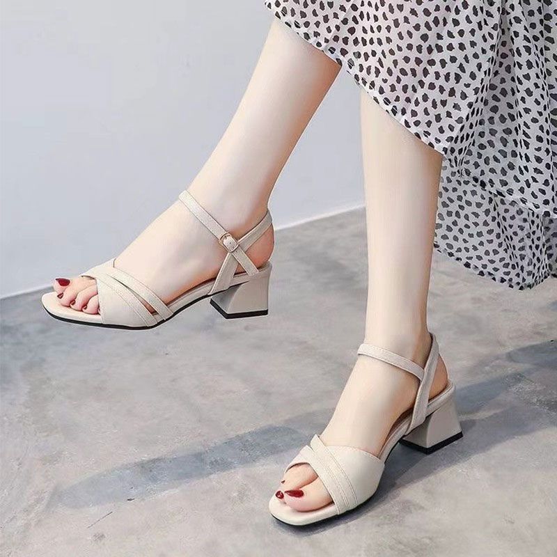 夏季露趾凉鞋女超仙粗跟2024新款一字扣时尚百搭少女配裙子高跟鞋