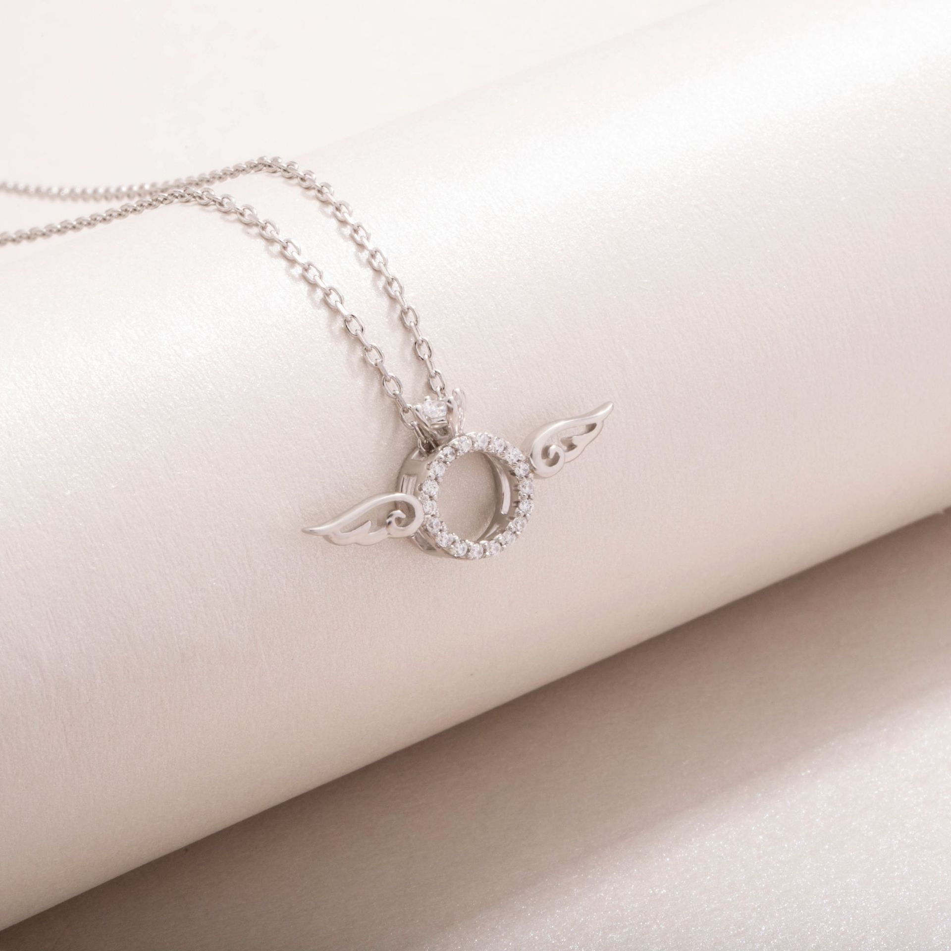 天使翅膀项链图片