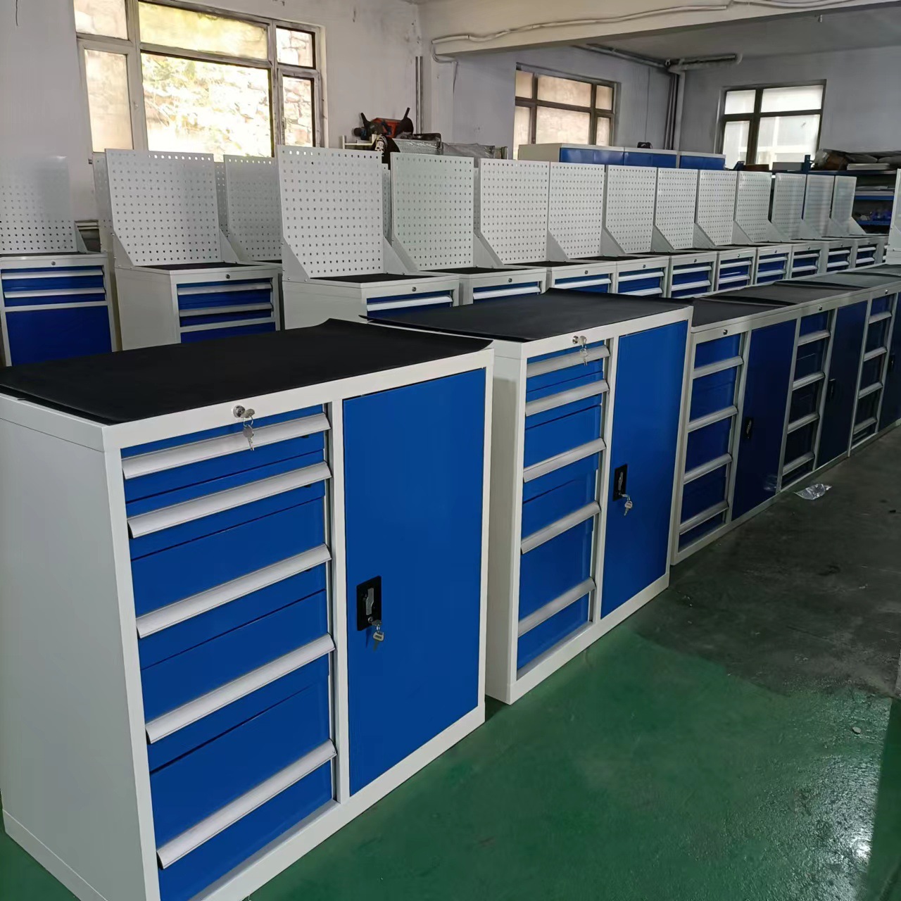 青岛厂家工具柜工具车 车间重型组合工具柜 多功能铁皮柜 工具车