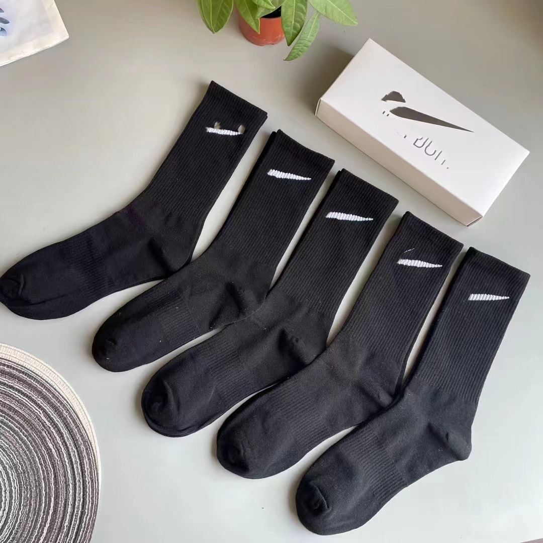 Su Wannai's Socks Student Leisure Male and Female Socks Four Seasons High Mid-Calf Length Solid Color Sports Cotton Socks Trend Wholesale