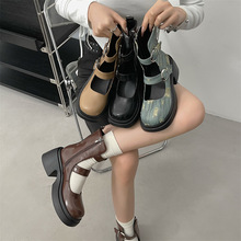 2023夏季新款韩版时尚休闲高跟粗跟圆头侧拉链时装靴皮带扣短靴女