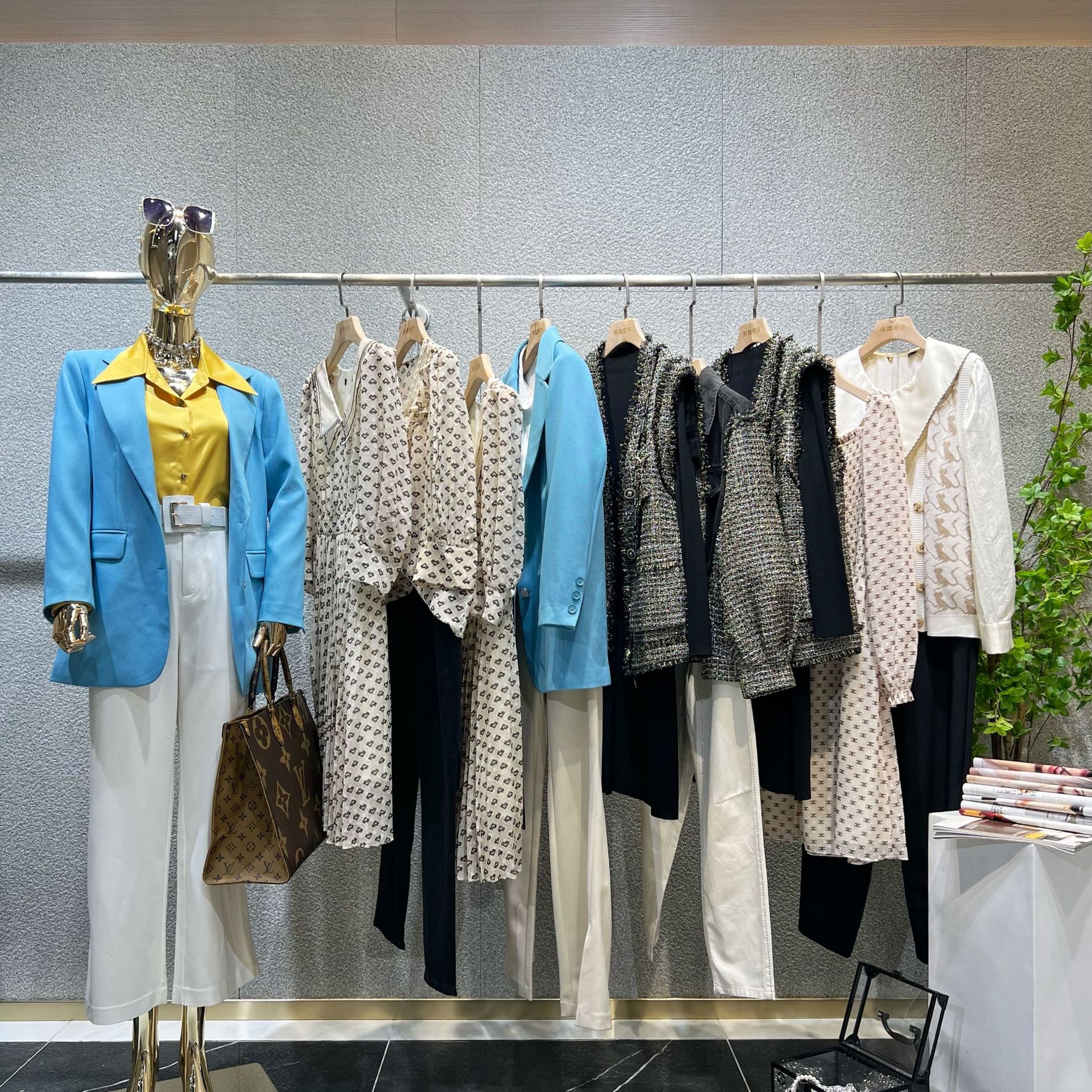 品牌女装尾货迪卡轩22春夏款专柜撤柜正品剪标实体直播一手货源