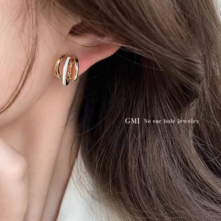 Curved Earring Ear Clip Metallic Korean Style New Affordable Luxury Fashion Niche Temperament All-Match Cold Circle