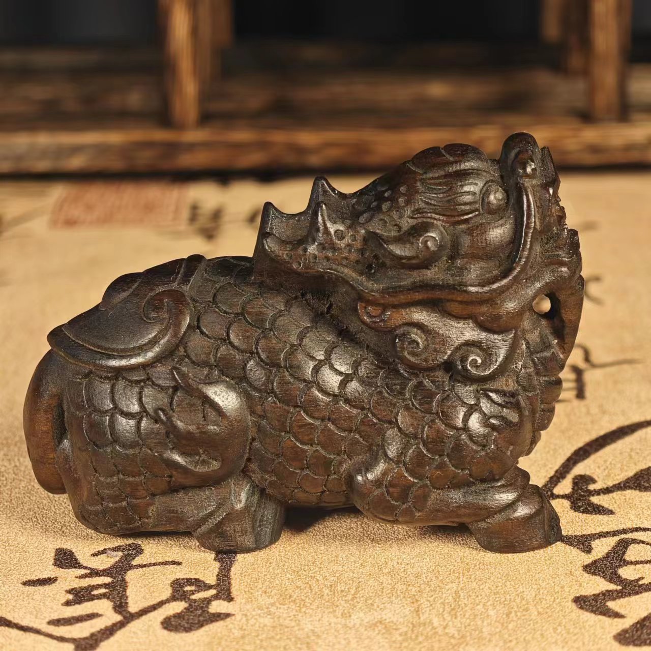 印尼达拉干木雕汉代麒麟文玩手把件男士盘玩实木雕刻工艺品摆件