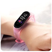 新款初高中学生电子手表透明表带 简约休闲运动手环电子手表