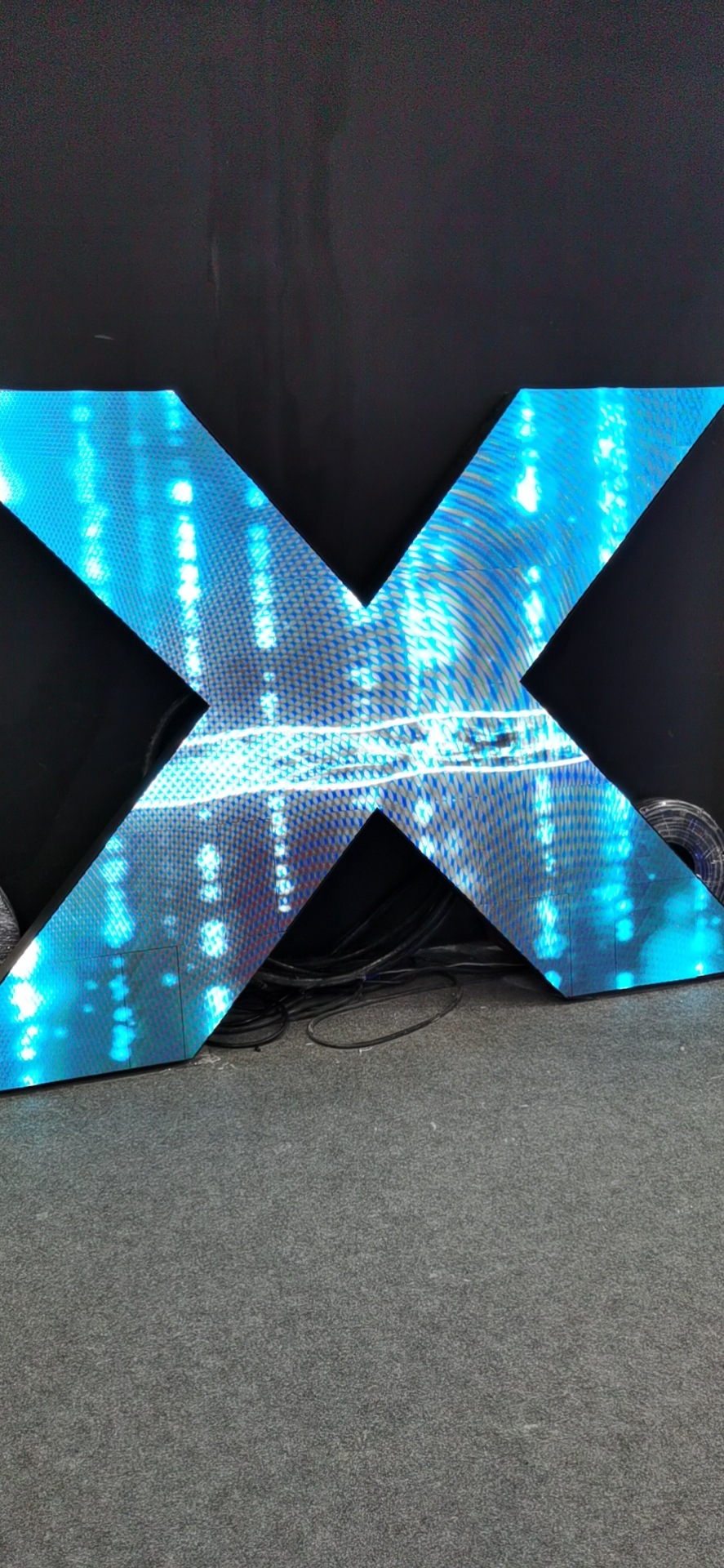 led全彩软模组柔性屏系列异行屏系列 圆柱屏