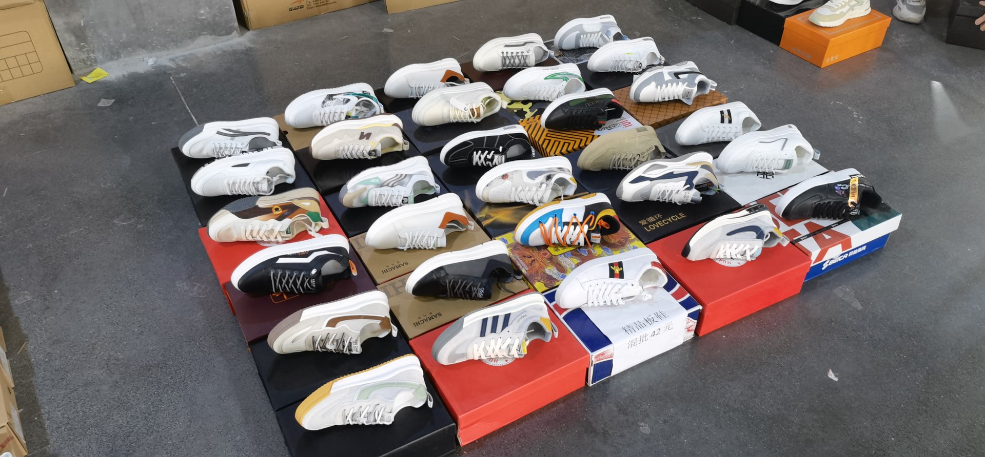 风云鞋服 高品质时尚板鞋 杂配鞋 地摊实体一手货源渠道