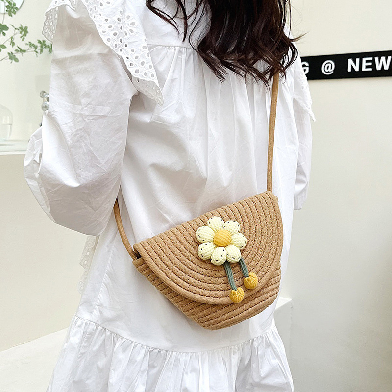 Niche Straw Woven Bag Women's New Popular All-Matching Retro Rattan Beach Bag Weaving Bucket Bag Crossbody Small Bag Fashion Woman Bag