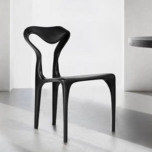 北欧全实木餐椅高级感家用侘寂风桌椅意式极简设计师款艺术感椅子