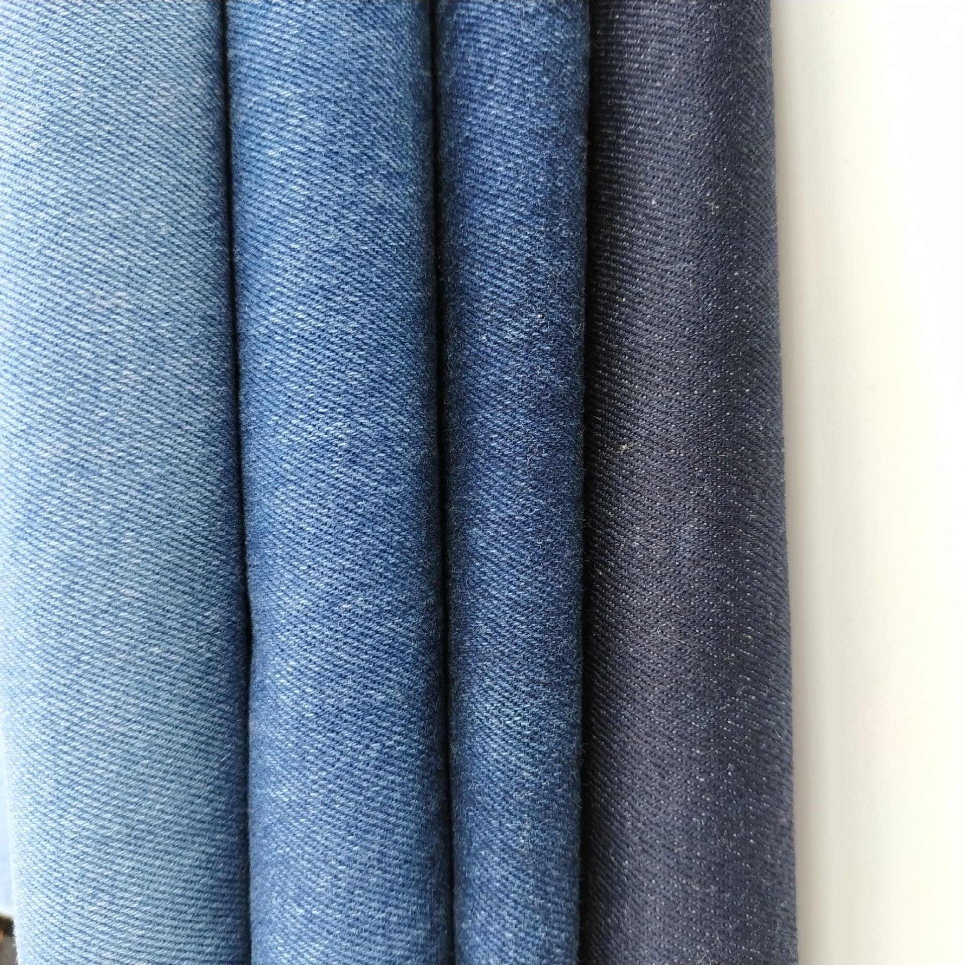 牛仔面料厂家现货供应牛仔外套厚款面料工装牛仔蓝色涤棉牛仔布料