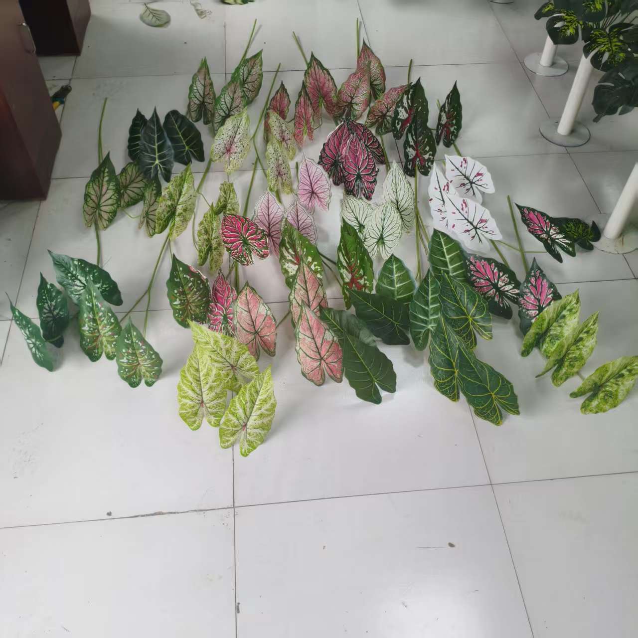 婚庆仿真绿植3叉彩芋叶 龟背叶植物装饰落地盆栽客厅装饰葵叶造景