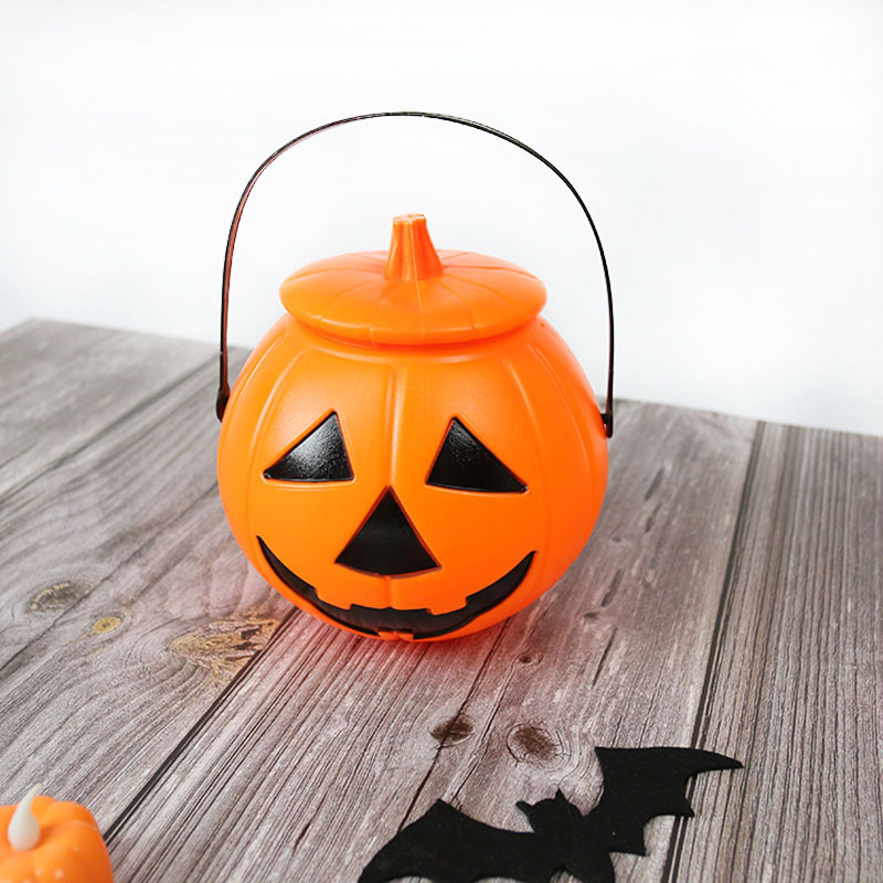 Zilin in Stock Wholesale Halloween Party Props Thickened Pumpkin round Barrel Candy Bucket Portable Pumpkin Lamp