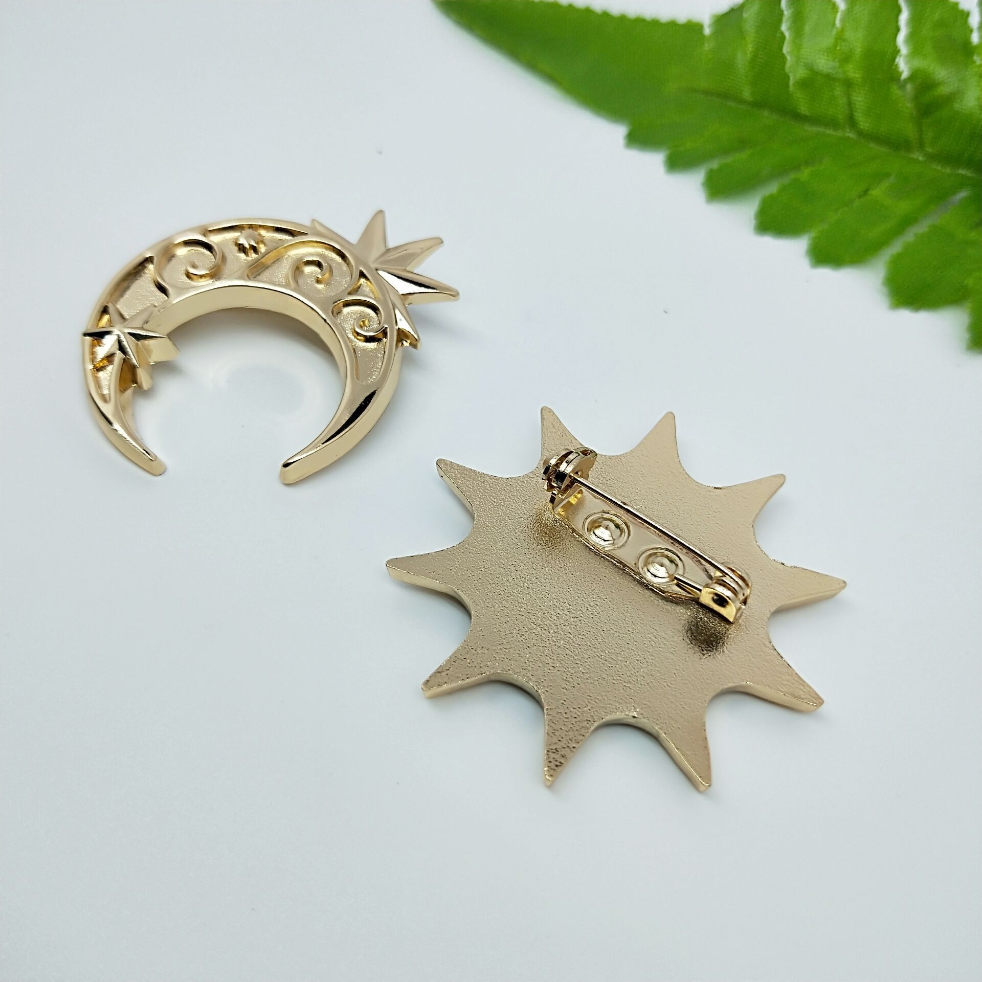 定制磁性胸章别针徽章金属烤漆滴胶纪念胸针