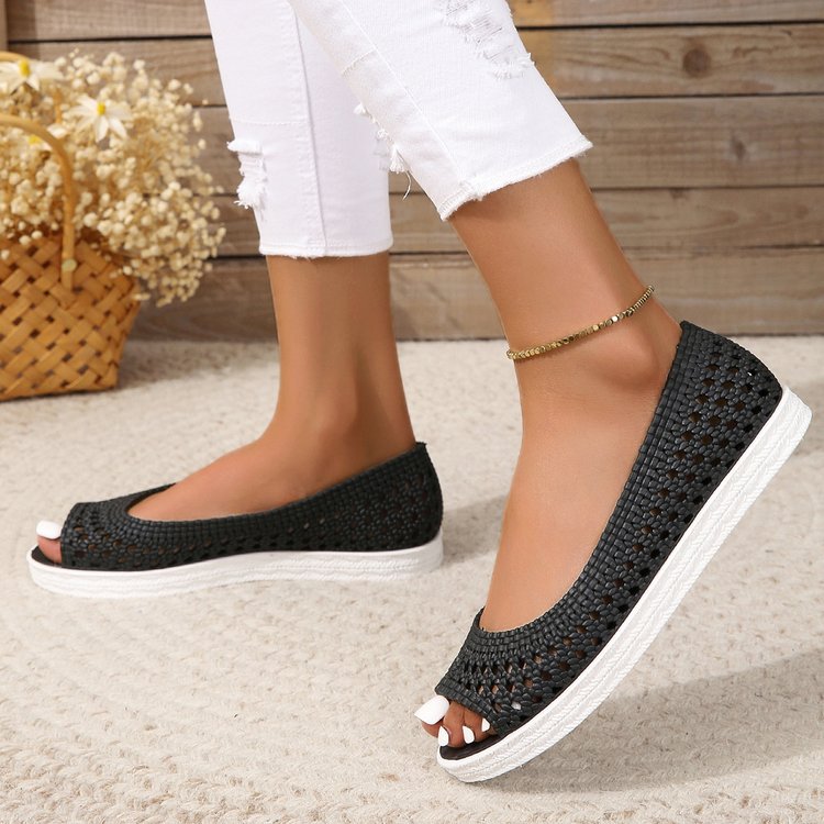 Spot Goods Summer New Fish Mouth Hollowed Leisure Holiday Soft Bottom Comfortable Slip-on Hole Sandals Wholesale