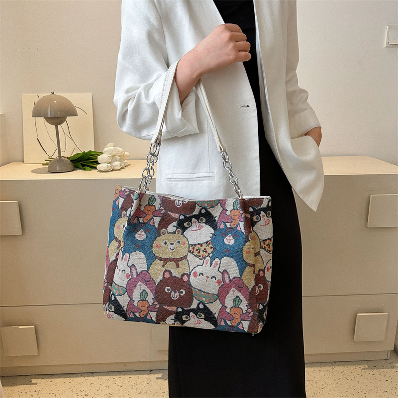 Fashion Printing Large Capacity Canvas Bag Female 2023 Popular New Tote Bag Texture Chain Underarm Shoulder Bag
