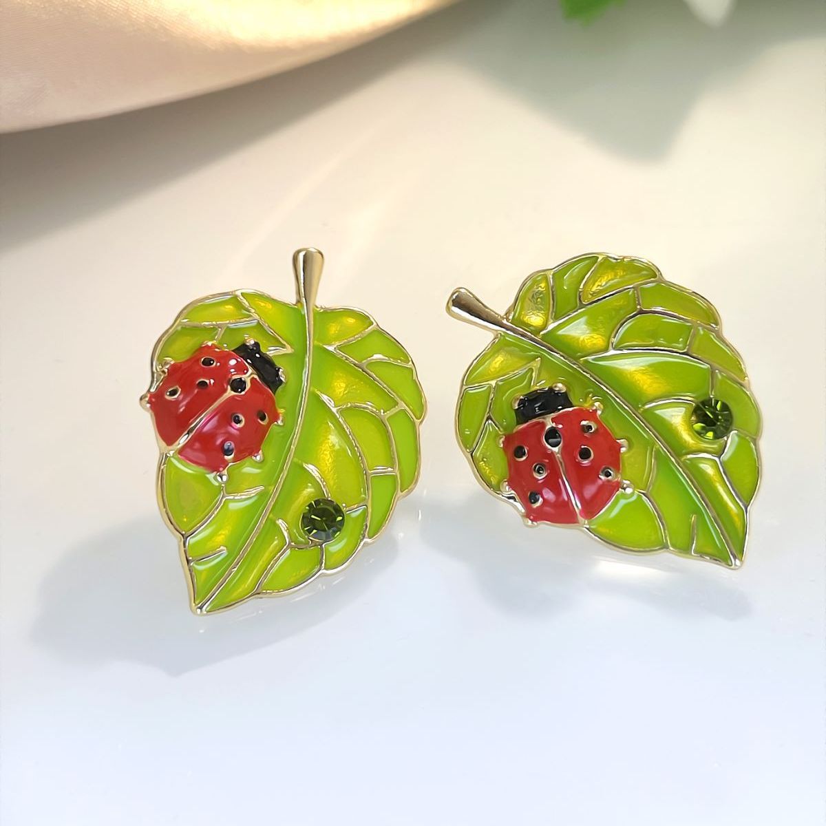 2023 Cross-Border Hot Sale Fresh Sweet Style LADYBIRD Leaf-Shaped Earring Pastoral Vacation Style Women's Light Luxury Earrings