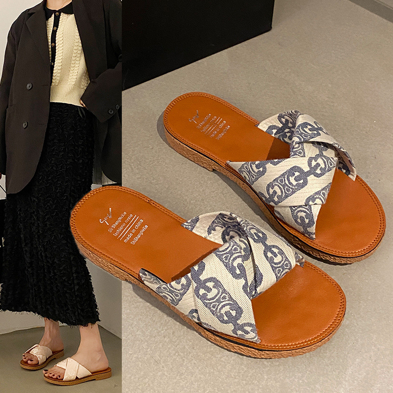 牛筋底拖鞋女夏外穿2024年新款时尚网红休闲沙滩平底一字凉拖批发