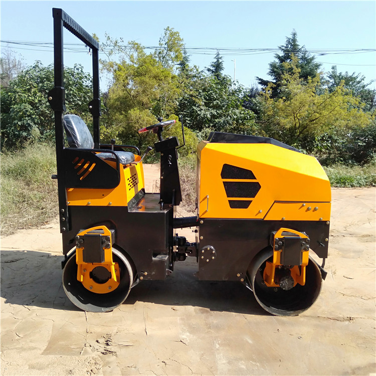 抚顺3吨微型压路机 柴油振动碾草坪压实机 全液压小型压路机图片